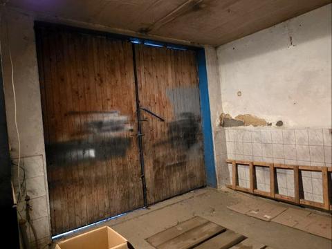 коммерческая по адресу Коммунальщиков ул., 4