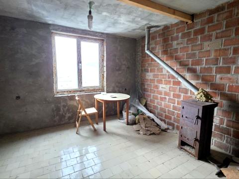 коммерческая по адресу Коммунальщиков ул., 4