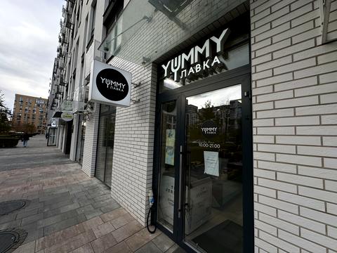 комерційна за адресою Салютна вул., 2к3