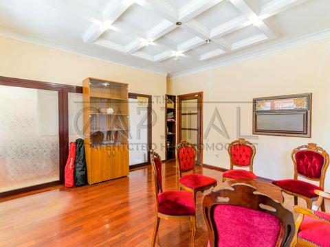 комерційна за адресою Павла Загребельного вул. (Миколи Раєвського), 14