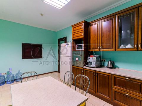 комерційна за адресою Павла Загребельного вул. (Миколи Раєвського), 14