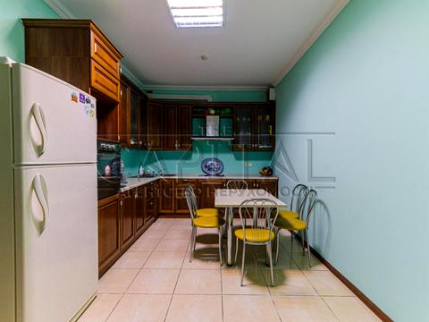 комерційна за адресою Павла Загребельного вул. (Миколи Раєвського), 14