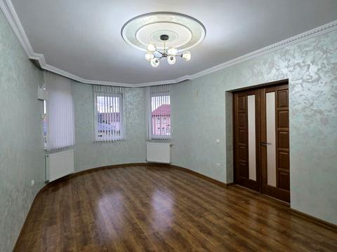 будинок за адресою Головна, 2