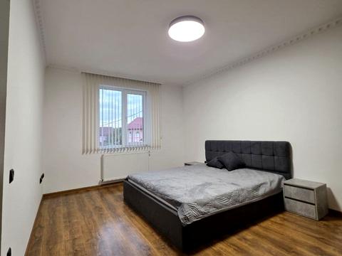 будинок за адресою Головна, 2