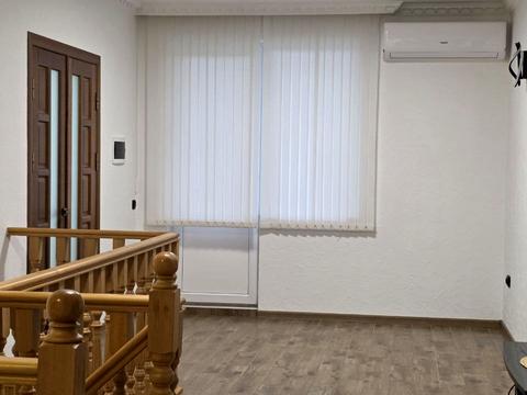 будинок за адресою Головна, 2