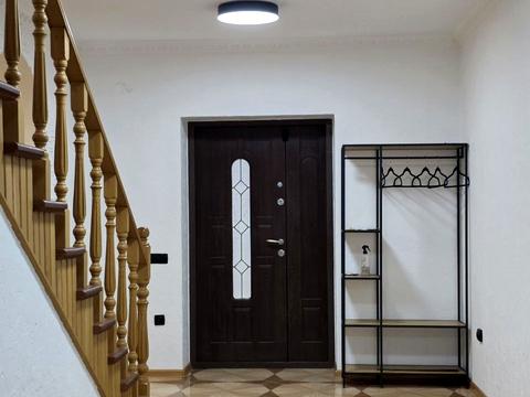 будинок за адресою Головна, 2