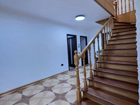 будинок за адресою Головна, 2