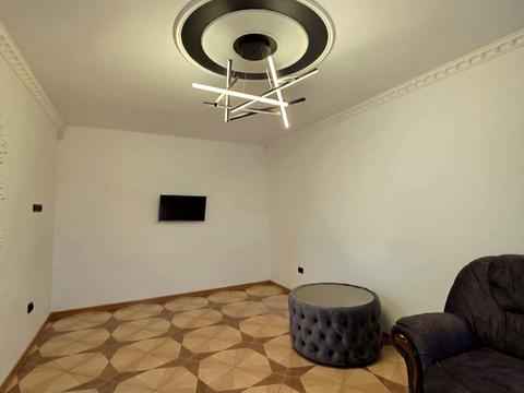 будинок за адресою Головна, 2