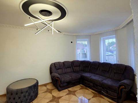 будинок за адресою Головна, 2