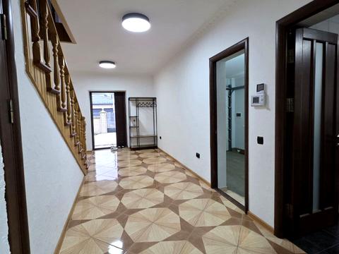 будинок за адресою Головна, 2