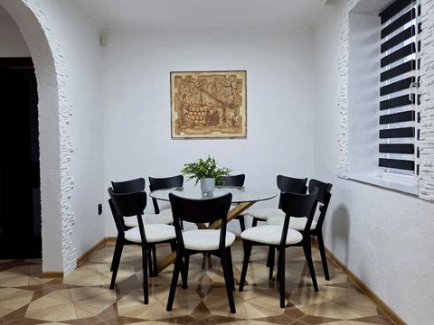 будинок за адресою Головна, 2