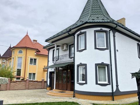 будинок за адресою Головна, 2