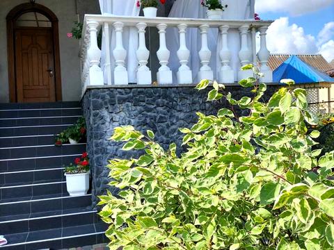 будинок за адресою Красильникова вул., 1