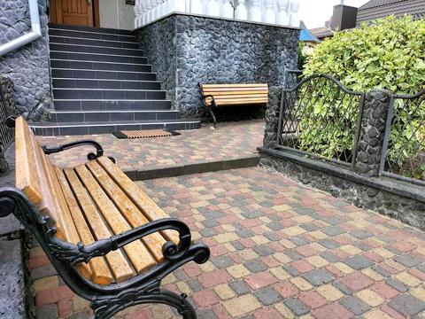 будинок за адресою Красильникова вул., 1