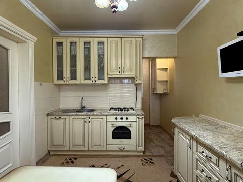 будинок за адресою Красильникова вул., 1