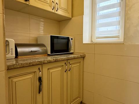 будинок за адресою Красильникова вул., 1