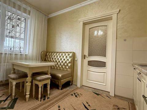 будинок за адресою Красильникова вул., 1