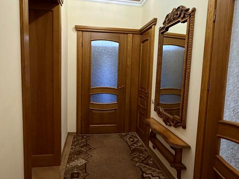 будинок за адресою Красильникова вул., 1