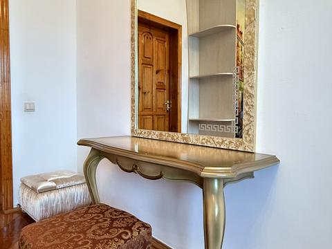 будинок за адресою Красильникова вул., 1