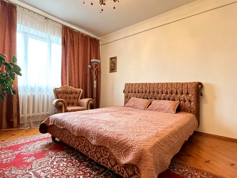 будинок за адресою Красильникова вул., 1