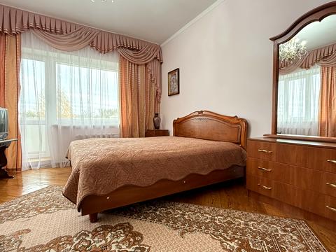 будинок за адресою Красильникова вул., 1