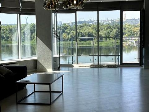 квартира за адресою Раїси Окіпної вул., 18