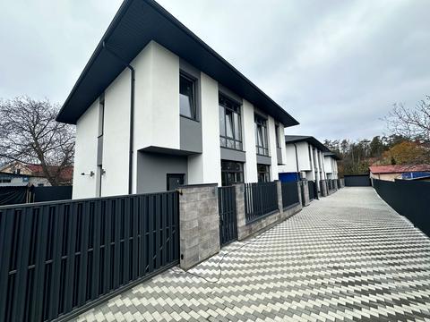 будинок за адресою Івана Багряного вул.