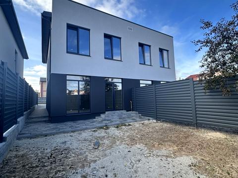 будинок за адресою с. Петропавлівська борщагівка, Леся Курбаса вул.