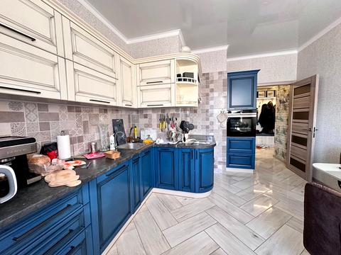 квартира за адресою Літературна вул., 8