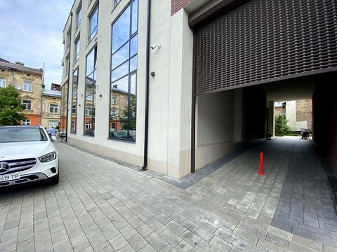 комерційна за адресою Газова вул., 7