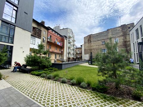 комерційна за адресою Газова вул., 7