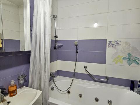 квартира за адресою Героїв полку "Азов" вул. (Маршала Малиновського), 11