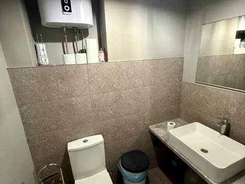 коммерческая по адресу Дмитрия Яворницкого просп. (Карла Маркса), 5