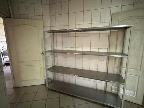 комерційна за адресою Макарова вул. (Більшовицька), 18