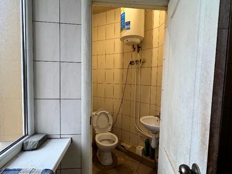 комерційна за адресою Макарова вул. (Більшовицька), 18