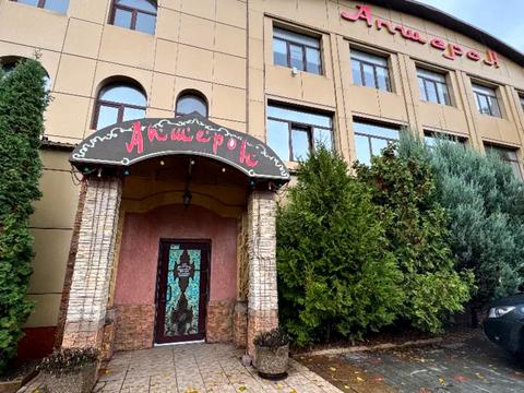 комерційна за адресою Макарова вул. (Більшовицька), 18