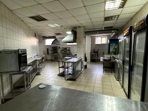 комерційна за адресою Макарова вул. (Більшовицька), 18