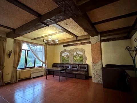 комерційна за адресою Макарова вул. (Більшовицька), 18