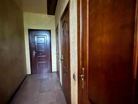 комерційна за адресою Макарова вул. (Більшовицька), 18