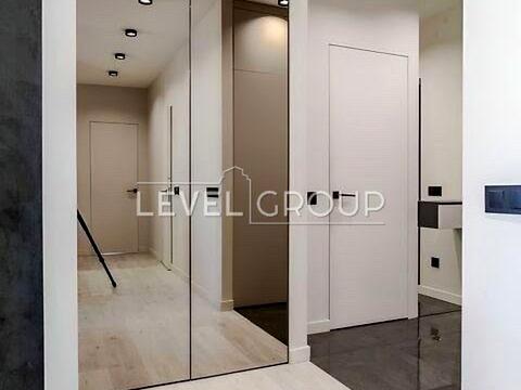 квартира за адресою Дніпровська набережна вул., 18-А