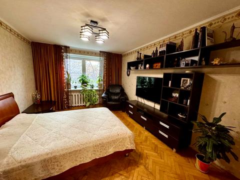 квартира за адресою Межигірська вул., 43