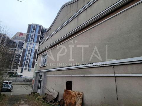 комерційна за адресою Золотоустівська вул., 23-А