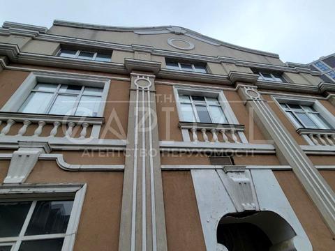 комерційна за адресою Золотоустівська вул., 23-А