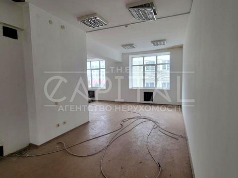 комерційна за адресою Золотоустівська вул., 23-А