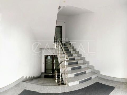 комерційна за адресою Науки просп., 10