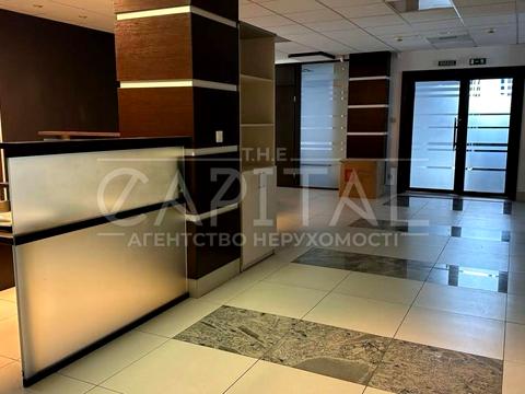 комерційна за адресою Науки просп., 10