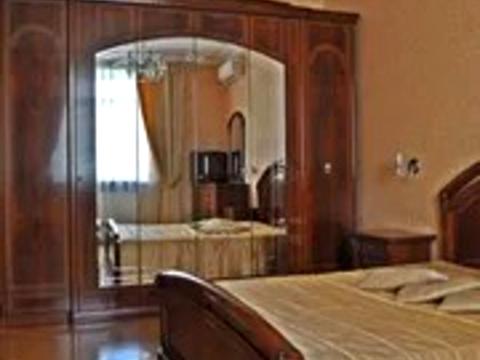 квартира за адресою Гоголівська вул., 5