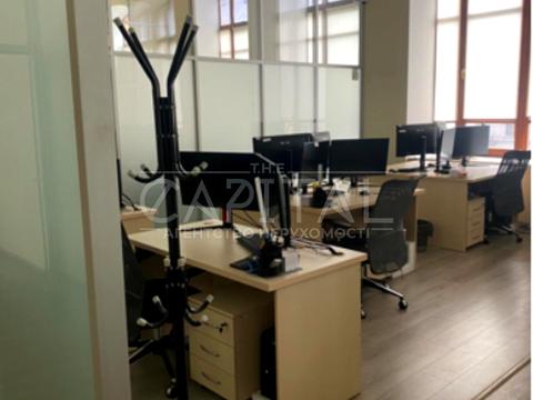 коммерческая по адресу Львовская пл., 24