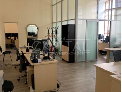 коммерческая по адресу Львовская пл., 24