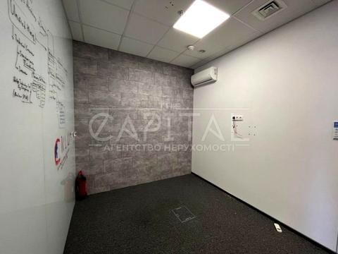 коммерческая по адресу Николая Амосова ул., 12-А